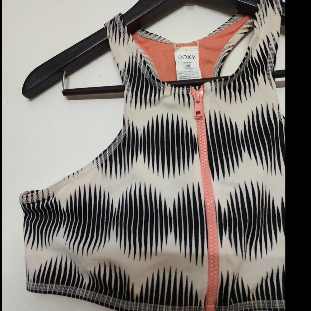Bra / crop top - Picture 5 of 8